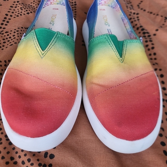 EUC TOMS Alpargata Mallow Rainbow Slip On Loafer Pride 5.5 - Picture 3 of 15